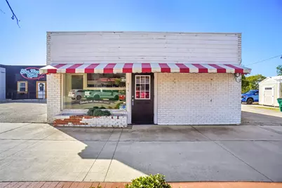 914 Halsell, Bridgeport, TX 76426 - Photo 1