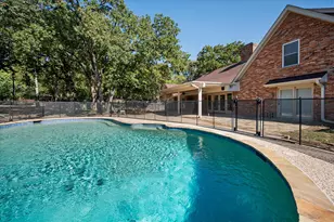 5116 Hidden Oaks Ln, Arlington, TX 76017 - Photo 3