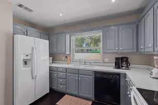 124 Peninsula Point Terrace, Mabank, TX 75156 - Photo 5