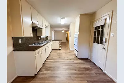 302 Bowles Court, Kennedale, TX 76060 - Photo 9