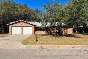 302 Bowles Ct, Kennedale, TX 76060 - Photo 1