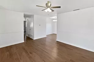 922 Laguna Dr, Garland, TX 75043 - Photo 11