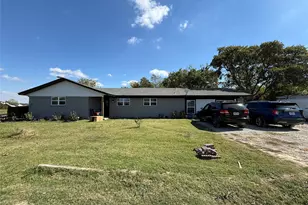 102 N Cedar St, Celeste, TX 75423 - Photo 1