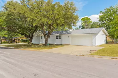 5700 Starling Circle, Haltom City, TX 76117 - Photo 3