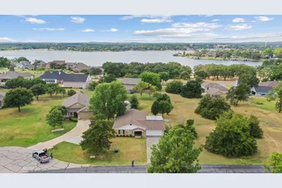 104 Pontiac Drive, Lake Kiowa, TX 76240 - Photo 1