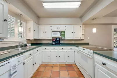 2308 Louise Lane, Ennis, TX 75119 - Photo 9