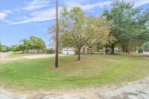 290 Sycamore St, Van, TX 75790 - Photo 37