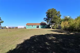 710 E Burleson Ave, Mart, TX 76664 - Photo 11