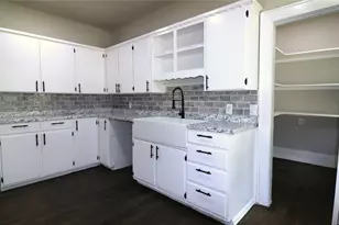 929 Vitalious St, Ranger, TX 76470 - Photo 9