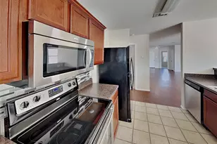 201 Dakota Ridge Dr, Fort Worth, TX 76134 - Photo 5