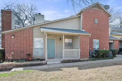 1420 Meadowood Village Drive, Fort Worth, TX 76120 - Photo 27