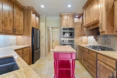 3406 Pebblebrook Drive, Tyler, TX 75707 - Photo 9