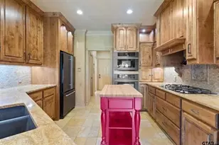 3406 Pebblebrook Dr, Tyler, TX 75707 - Photo 9