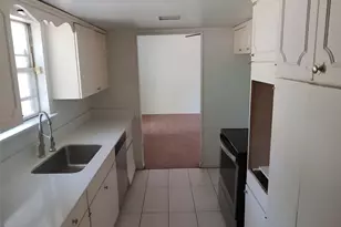 202 Brookhaven Terrace, Commerce, TX 75428 - Photo 5