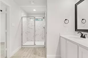 6945 Mustang Isle Dr, Dallas, TX 75228 - Photo 23