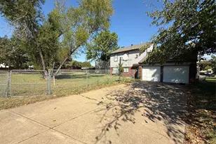 2301 Sweetbriar Ct, Mesquite, TX 75150 - Photo 5