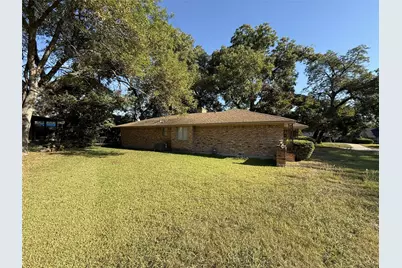 301 Lakewood Drive, DeSoto, TX 75115 - Photo 7