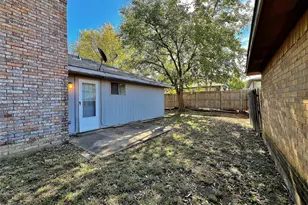 224 Valley Spring Dr, Arlington, TX 76018 - Photo 21