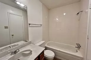 224 Valley Spring Dr, Arlington, TX 76018 - Photo 15