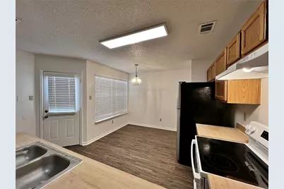 224 Valley Spring Drive, Arlington, TX 76018 - Photo 9