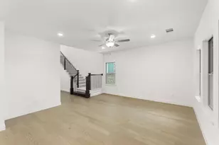 921 Apeldoorn Trl, Little Elm, TX 75068 - Photo 3