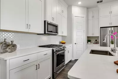 8257 Nunley Lane, Dallas, TX 75231 - Photo 5