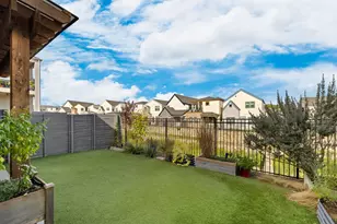 8257 Nunley Ln, Dallas, TX 75231 - Photo 37