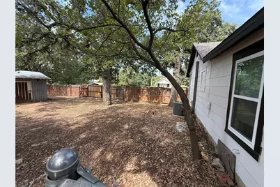 1005 Roberts Street, Bowie, TX 76230 - Photo 23