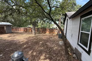 1005 Roberts St, Bowie, TX 76230 - Photo 23