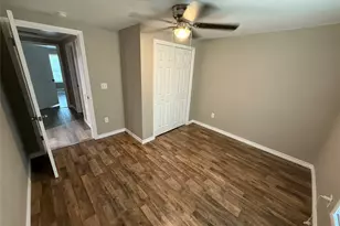 1005 Roberts St, Bowie, TX 76230 - Photo 13