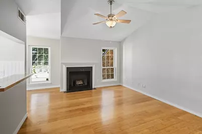 1609 Marsh Lane #111, Carrollton, TX 75006 - Photo 7