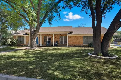 5925 Rayburn Drive, Fort Worth, TX 76133 - Photo 3