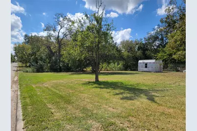 400 W Washington Street, Clarksville, TX 75426 - Photo 27