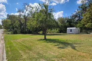 400 W Washington St, Clarksville, TX 75426 - Photo 27