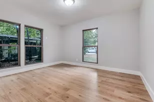 422 SE 11th St, Grand Prairie, TX 75051 - Photo 23