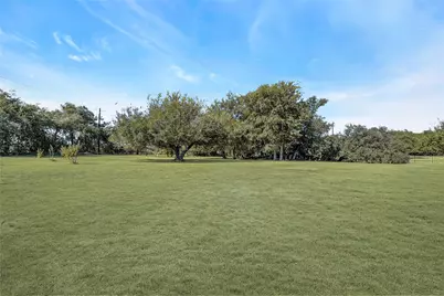 223 Columbia Court, Springtown, TX 76082 - Photo 35