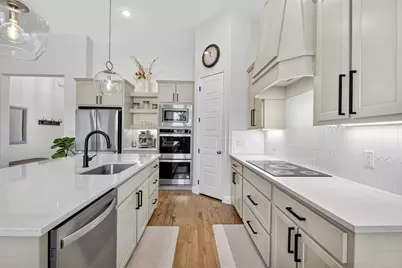 223 Columbia Court, Springtown, TX 76082 - Photo 9