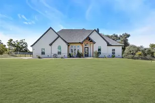 223 Columbia Ct, Springtown, TX 76082 - Photo 3