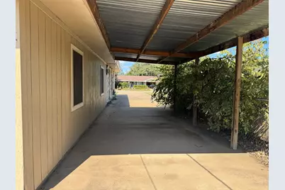 907 Elizabeth Boulevard, Granbury, TX 76048 - Photo 7