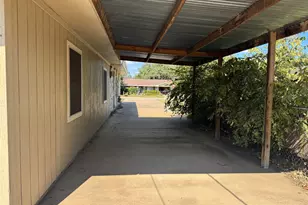 907 Elizabeth Blvd, Granbury, TX 76048 - Photo 7