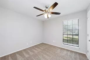 1930 Vista Oaks Dr, Carrollton, TX 75007 - Photo 9