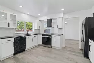 1739 Hartford Dr, Carrollton, TX 75007 - Photo 9