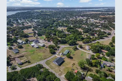 2810 Sky Harbour Drive, Granbury, TX 76049 - Photo 5