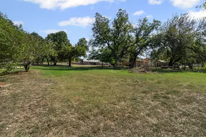 2810 Sky Harbour Drive, Granbury, TX 76049 - Photo 3