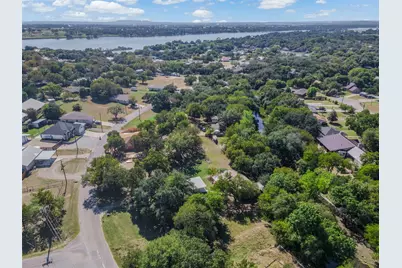 2810 Sky Harbour Drive, Granbury, TX 76049 - Photo 13