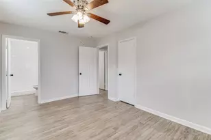 822 N Throckmorton St, Sherman, TX 75090 - Photo 9