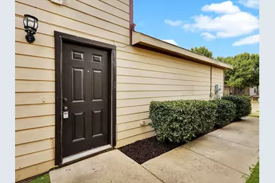 10713 Many Oaks Drive, Fort Worth, TX 76140 - Photo 3