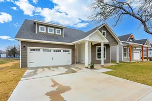 605 N Getzendaner St, Waxahachie, TX 75165 - Photo 3