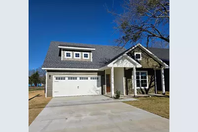 605 N Getzendaner Street, Waxahachie, TX 75165 - Photo 1