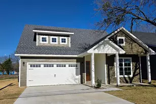 605 N Getzendaner St, Waxahachie, TX 75165 - Photo 1